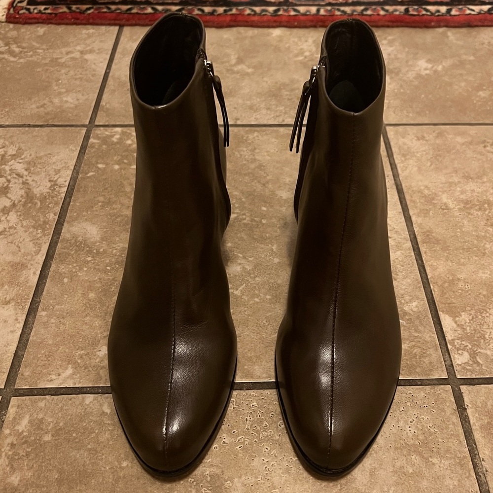 New Without Box Reformation Xyla Truffle Leather Ankle Boots Size 9 - Picture 2 of 7
